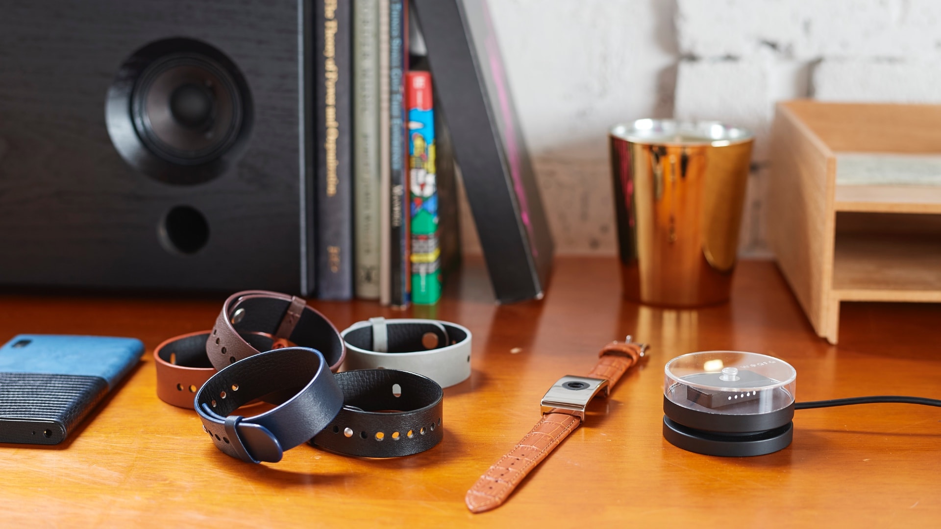 テクノロジーは内側に、ファッションを外側に